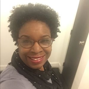 Meet your Posher, Edith